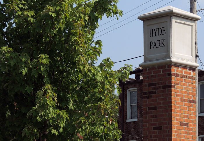 Hyde-Park-Entrance-Sign
