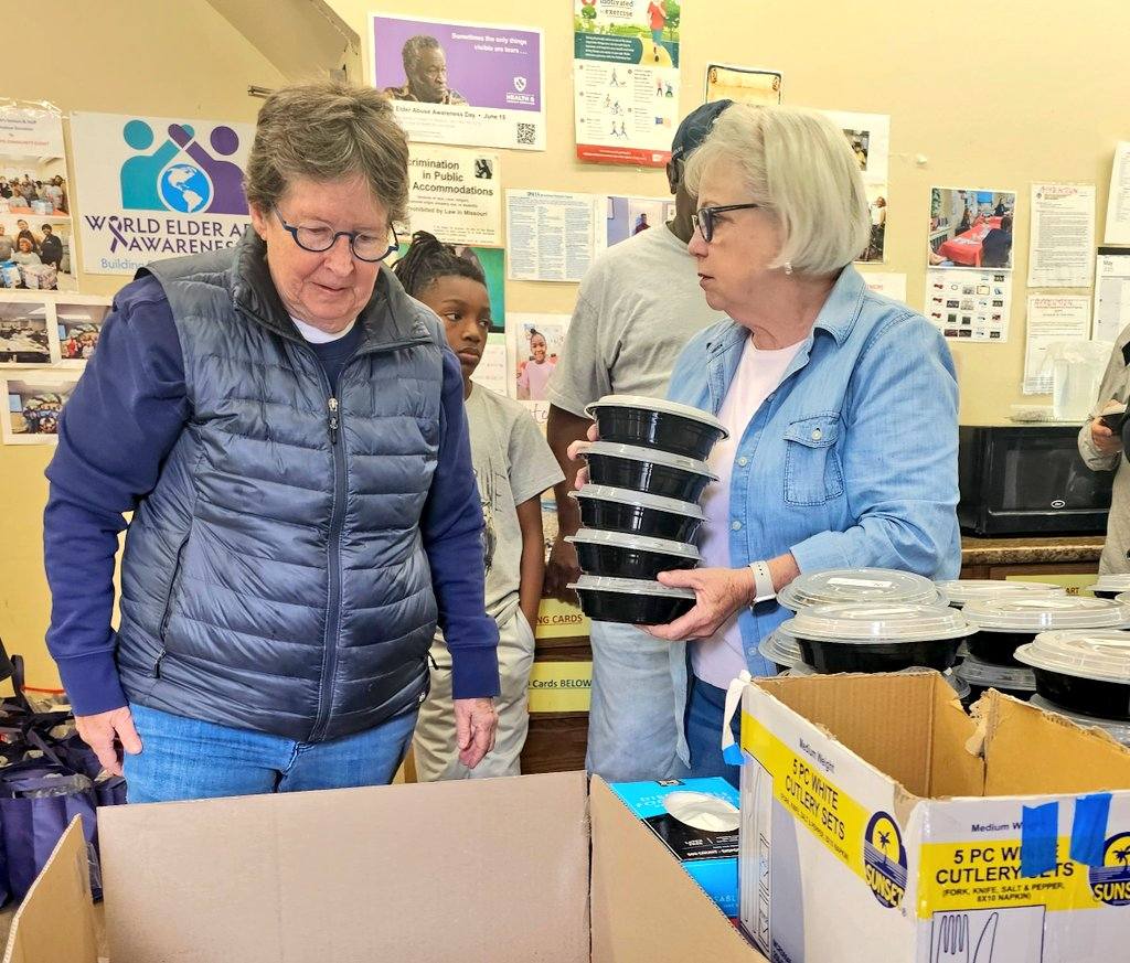 meals-on-wheels-volunteers meals-on-wheels-volunteers