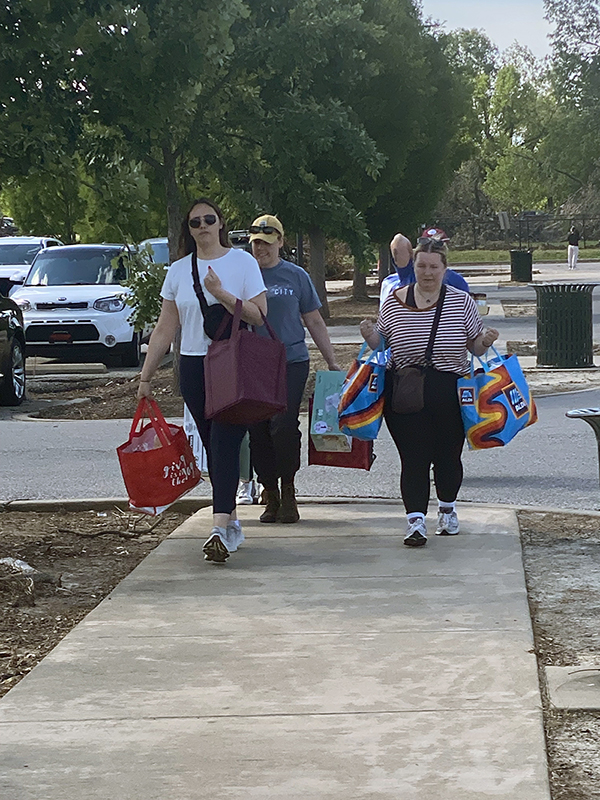 Volunteers arriving on the scene